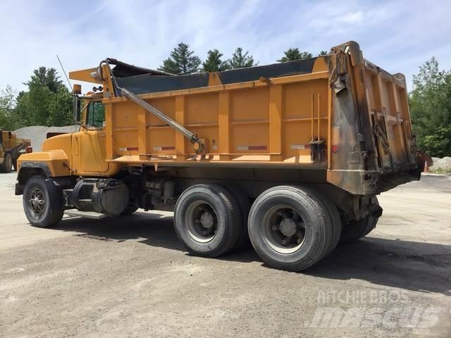 Mack RD688S Kiper tovornjaki