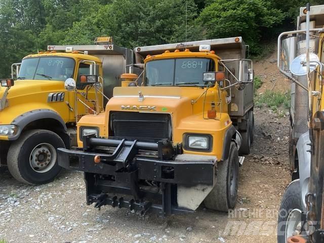 Mack RD688S Trosilci peska in soli