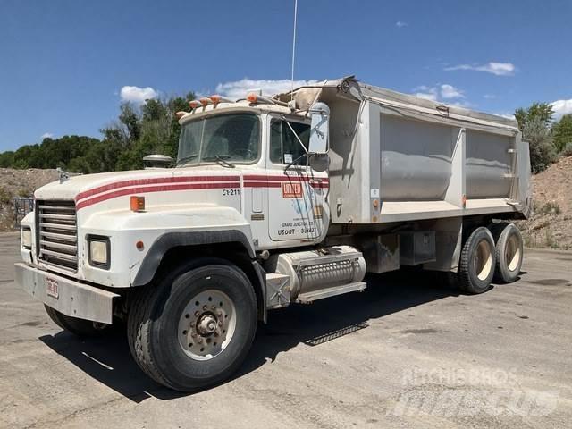 Mack RD688S Kiper tovornjaki