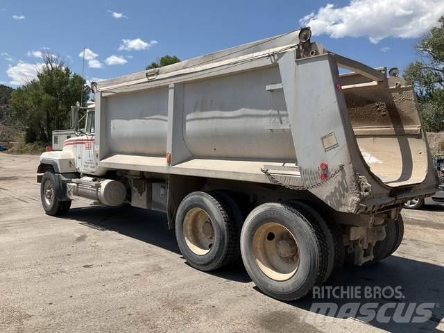 Mack RD688S Kiper tovornjaki