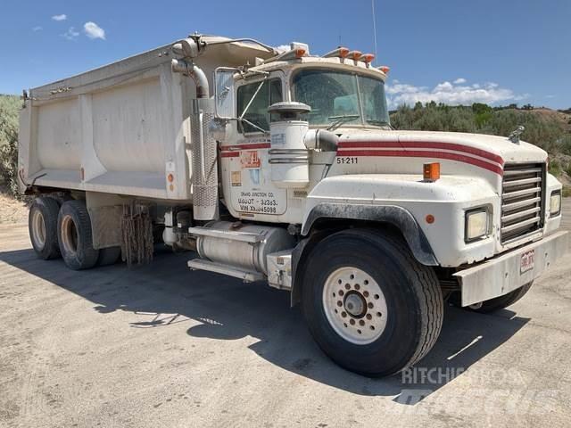Mack RD688S Kiper tovornjaki