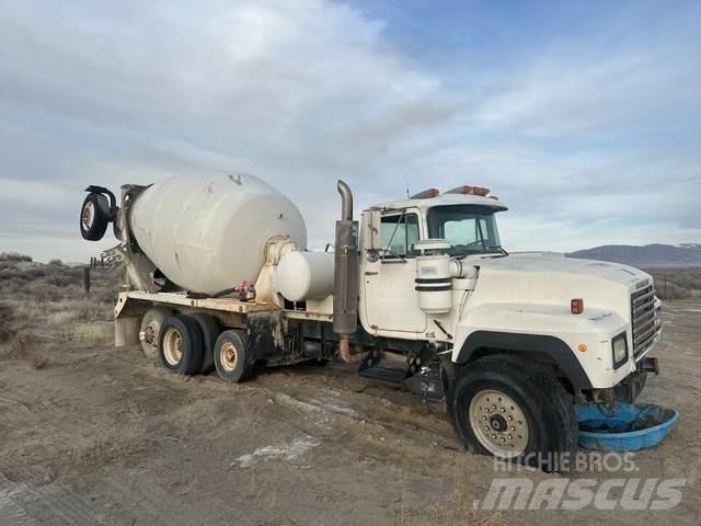 Mack RD690S Drugi tovornjaki