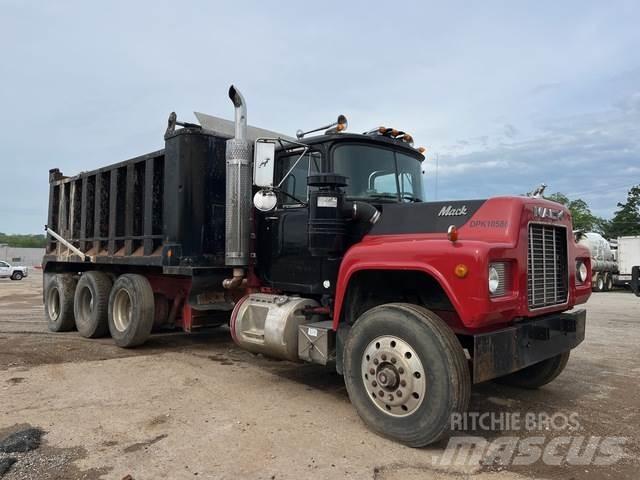 Mack RD690S Kiper tovornjaki