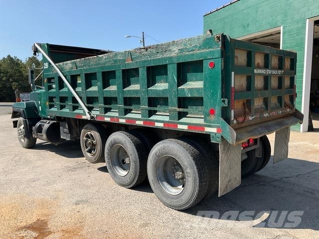 Mack RD690S Kiper tovornjaki