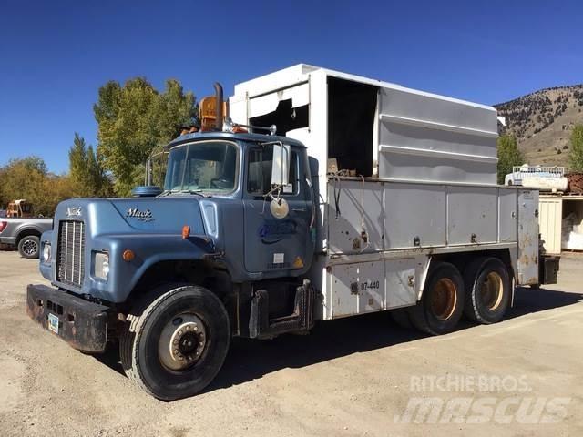 Mack U600 Komunalna vozila