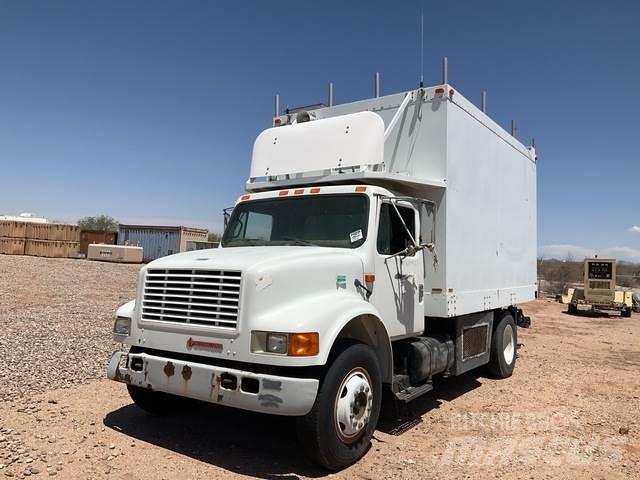 Navistar 4700 Tovornjaki zabojniki