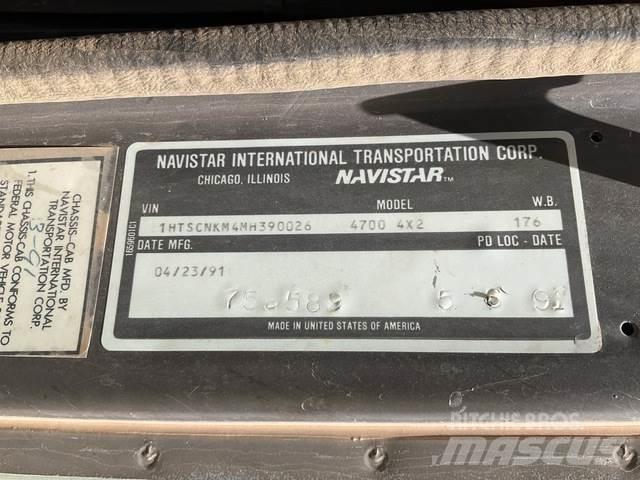 Navistar 4700 Tovornjaki zabojniki