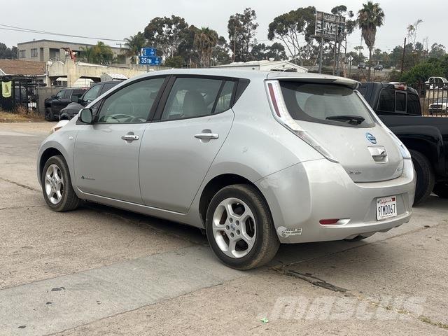 Nissan Leaf Avtomobili