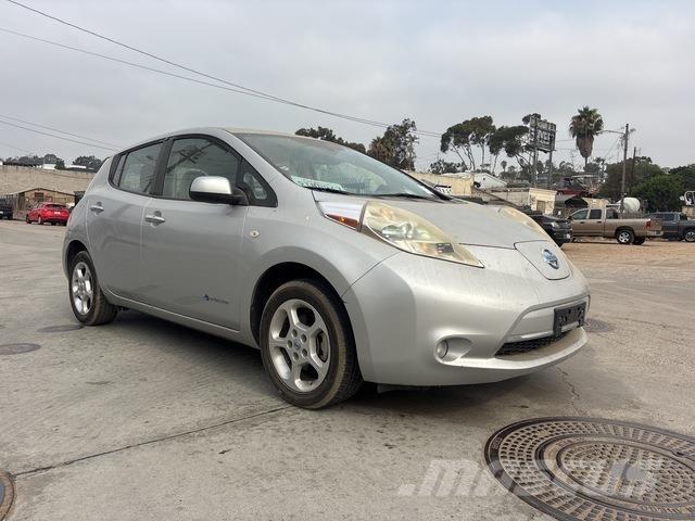 Nissan Leaf Avtomobili