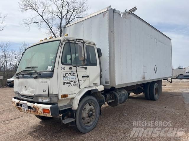 Nissan UD2600 Tovornjaki zabojniki