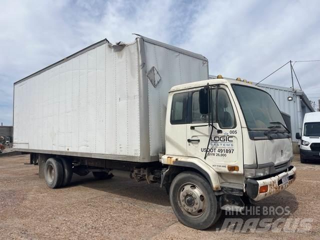 Nissan UD2600 Tovornjaki zabojniki
