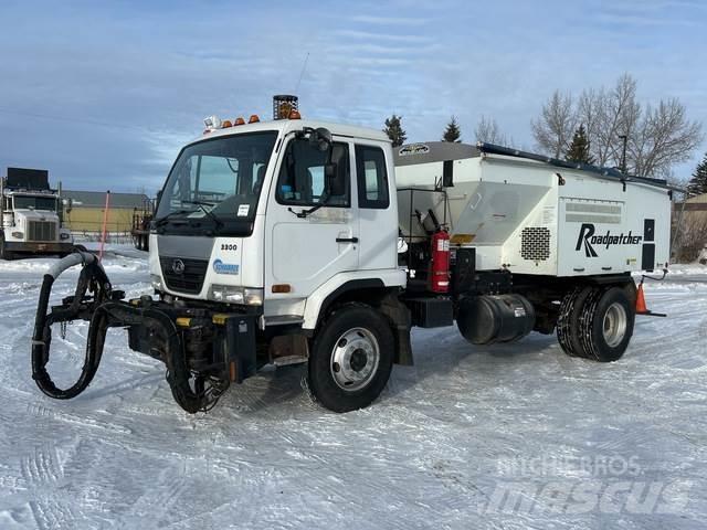 Nissan UD3300 Avtomešalci za beton