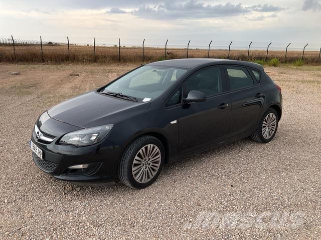 Opel Astra Avtomobili