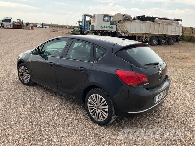 Opel Astra Avtomobili