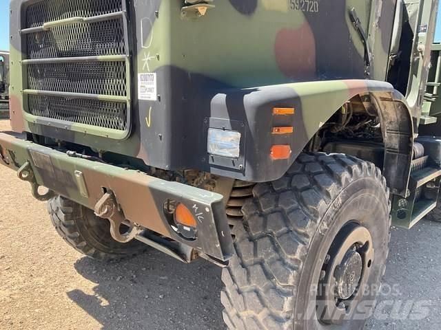 Oshkosh AMK23A1 Tovornjaki zabojniki