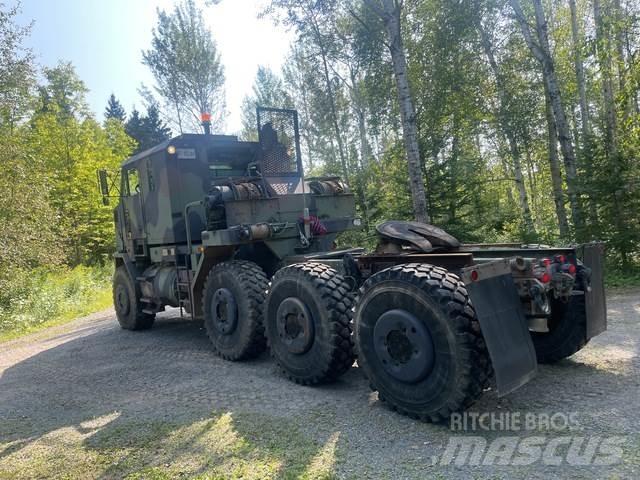 Oshkosh M1070 Vlačilci