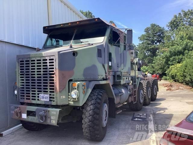 Oshkosh M1070 Vlačilci