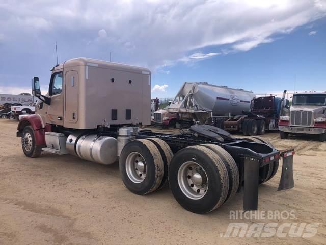 Peterbilt  Vlačilci