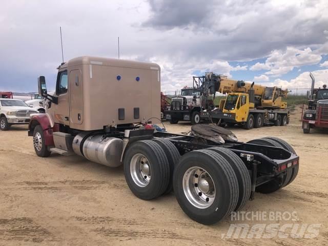 Peterbilt  Vlačilci