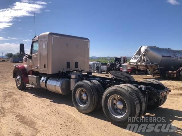 Peterbilt  Vlačilci