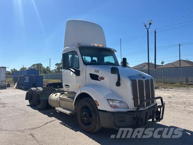 Peterbilt  Vlačilci