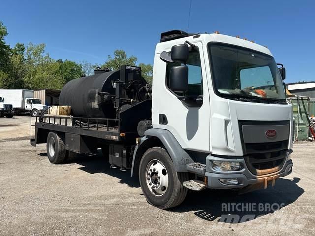Peterbilt 220 Drugi tovornjaki
