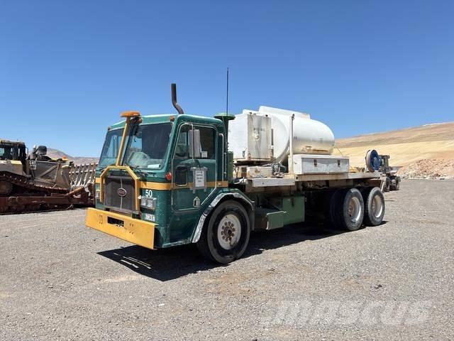 Peterbilt 320 Tovornjaki cisterne