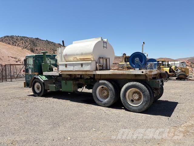 Peterbilt 320 Tovornjaki cisterne