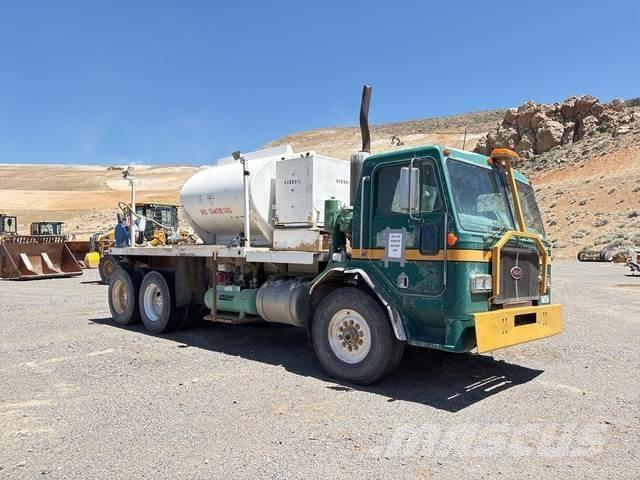 Peterbilt 320 Tovornjaki cisterne