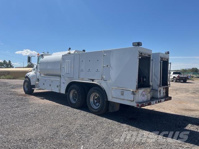 Peterbilt 335 Tovornjaki cisterne