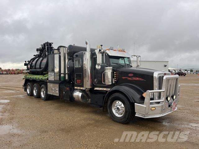 Peterbilt 367 Bagri goseničarji