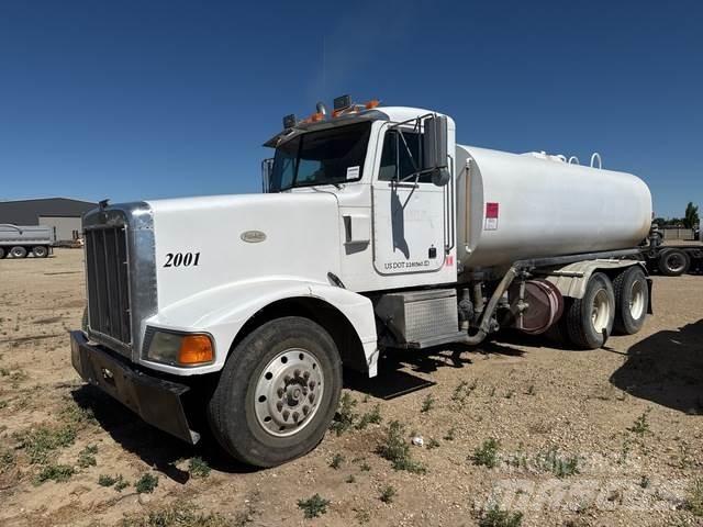 Peterbilt 377 Tovornjaki za vodo