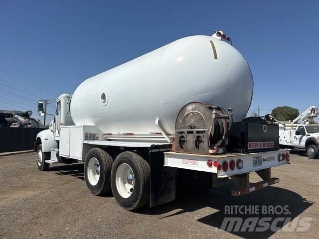 Peterbilt 382 Tovornjaki cisterne