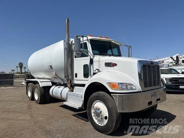 Peterbilt 382 Tovornjaki cisterne