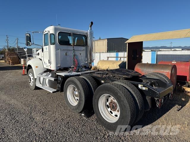 Peterbilt 382 Vlačilci