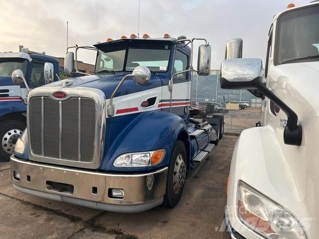 Peterbilt 384 Vlačilci
