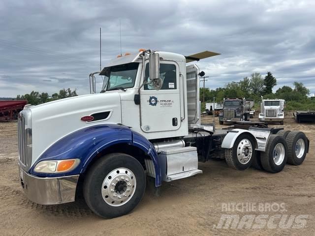 Peterbilt 384 Vlačilci