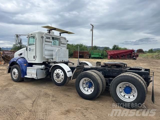Peterbilt 384 Vlačilci