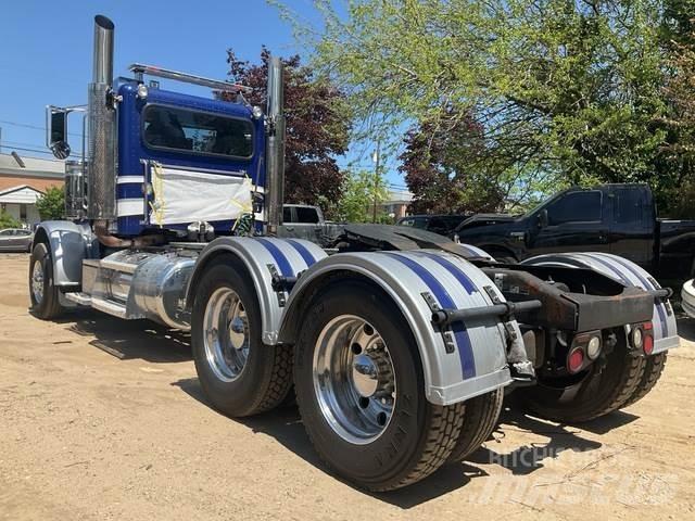 Peterbilt 388 Vlačilci