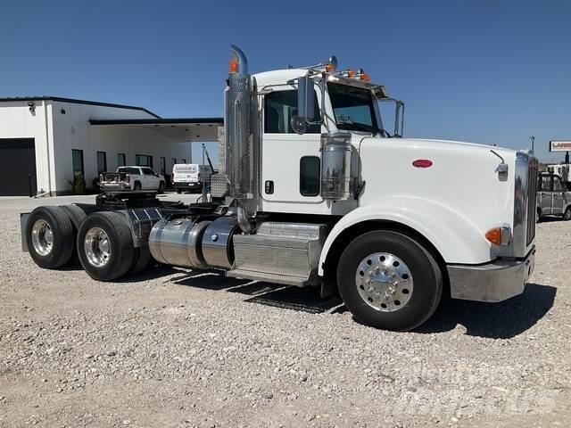 Peterbilt 567 Vlačilci