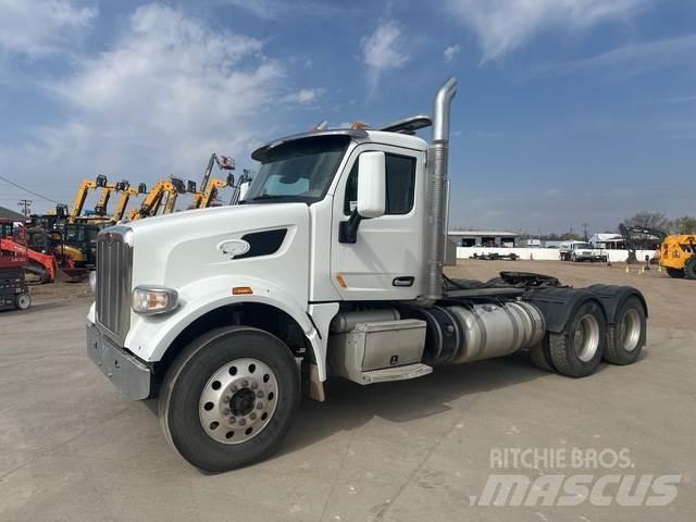 Peterbilt 567 Vlačilci