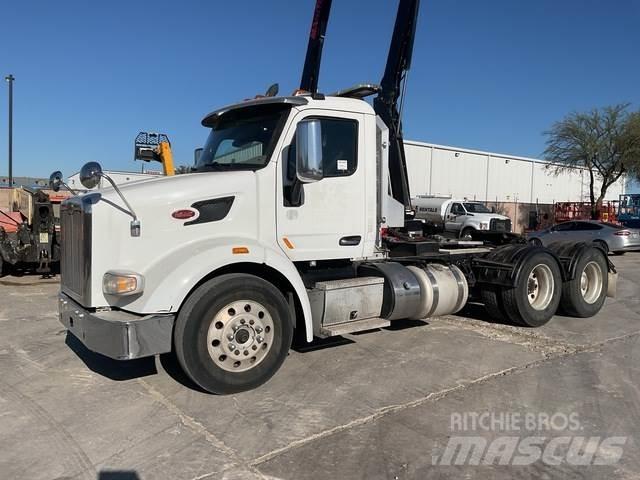 Peterbilt 567 Vlačilci