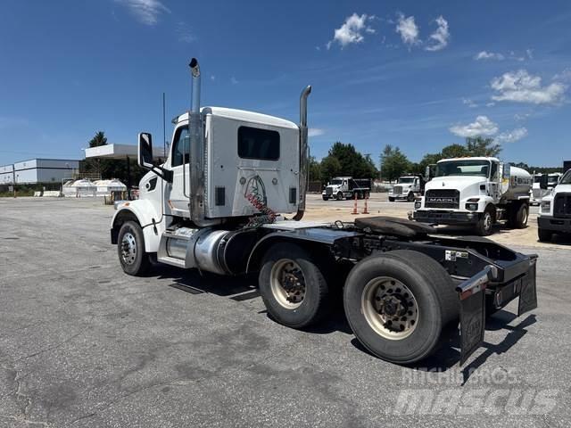 Peterbilt 567 Vlačilci