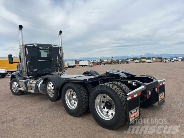 Peterbilt 567 Vlačilci