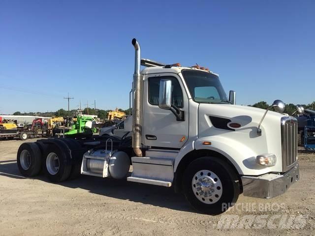Peterbilt 567 Vlačilci