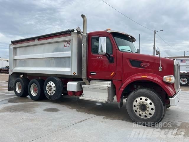 Peterbilt 567 Kiper tovornjaki