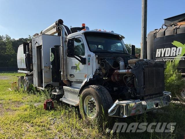 Peterbilt 567 Bagri goseničarji