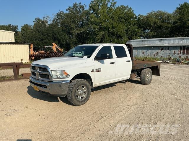 RAM 2500 Tovornjaki s kesonom/platojem