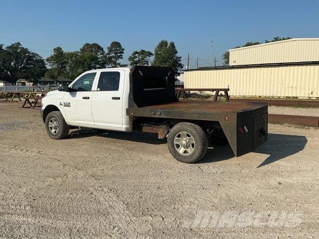 RAM 2500 Tovornjaki s kesonom/platojem