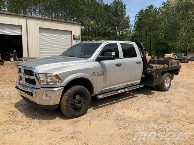 RAM 3500 Tovornjaki s kesonom/platojem